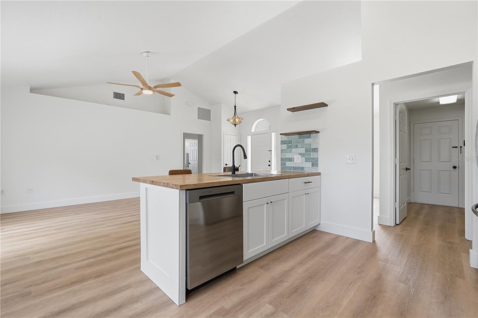 Image 10 of 21 For 36703 Sundance Drive