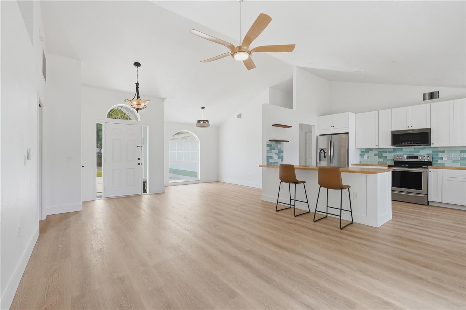 Image 4 of 21 For 36703 Sundance Drive