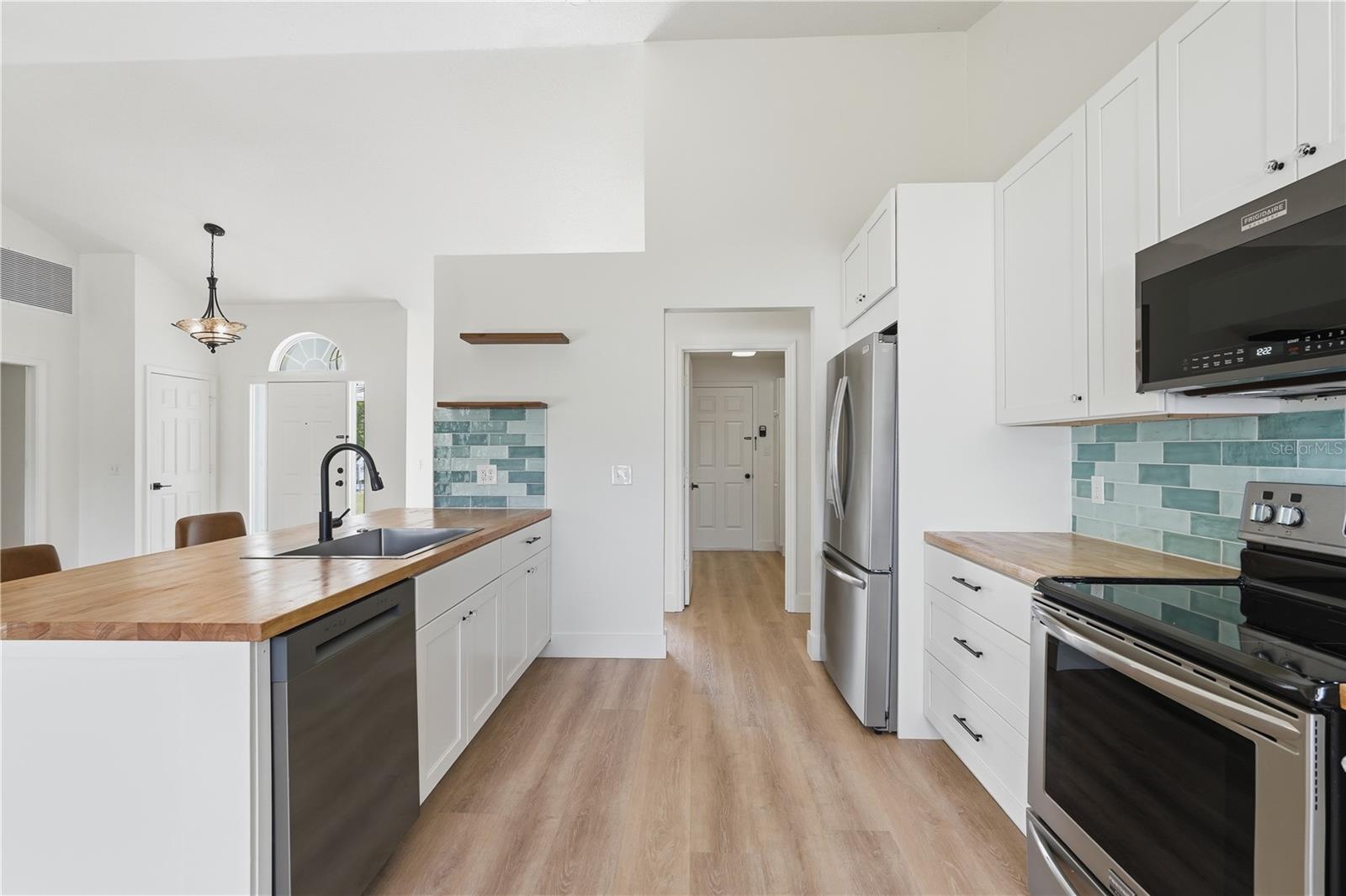 Image 9 of 21 For 36703 Sundance Drive