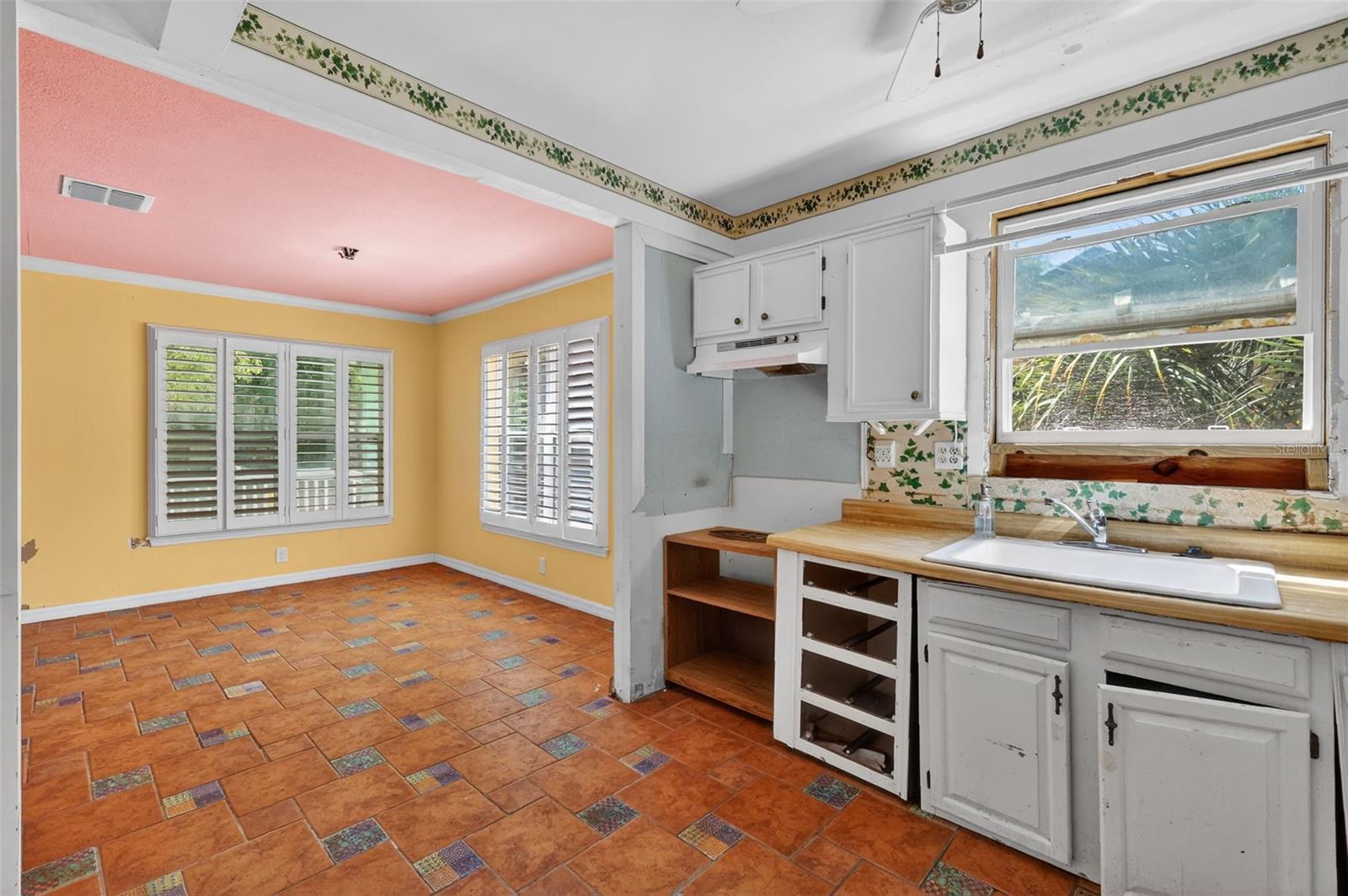 Image 14 of 31 For 339 Clayton Street