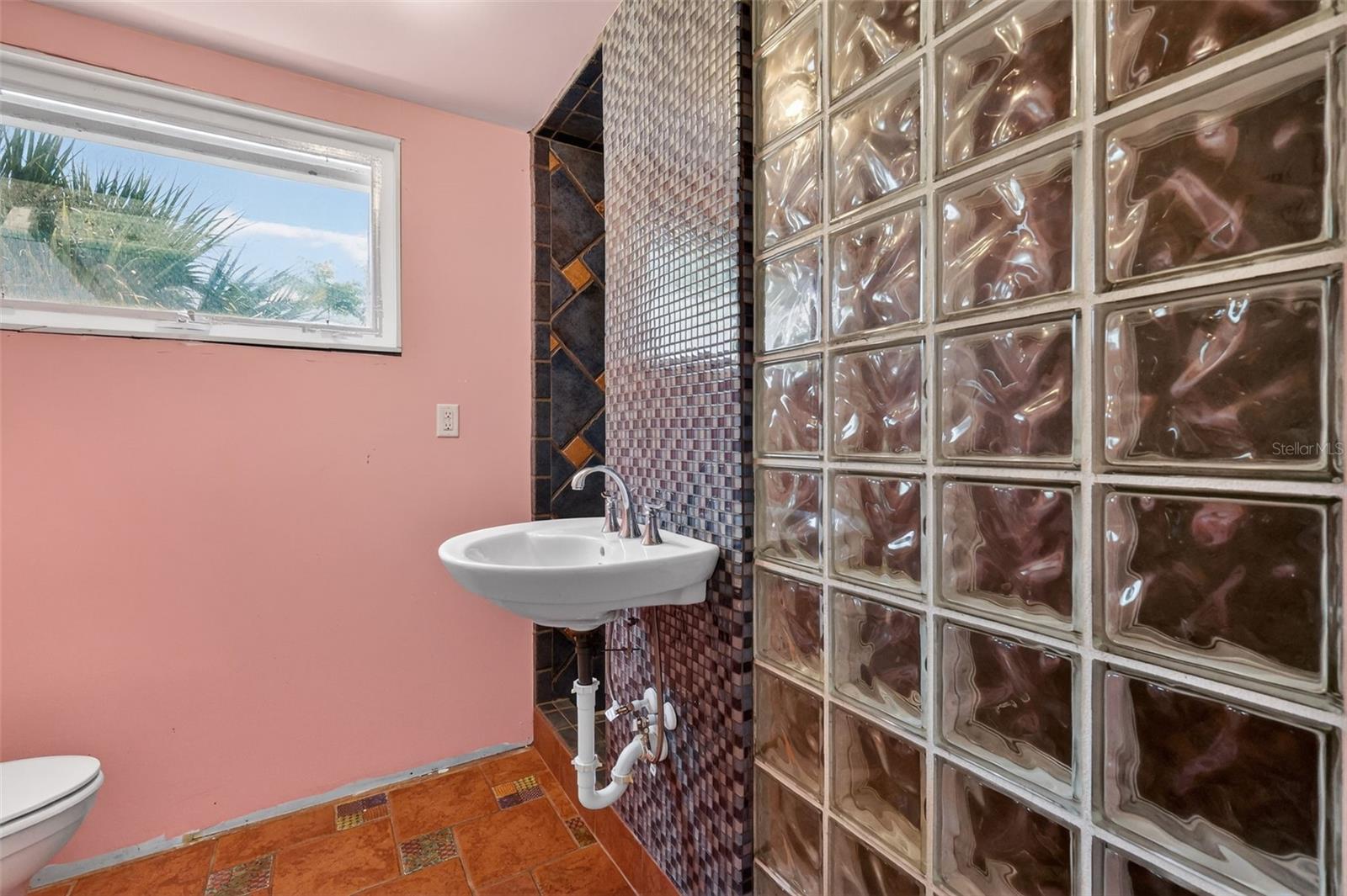 Image 16 of 31 For 339 Clayton Street