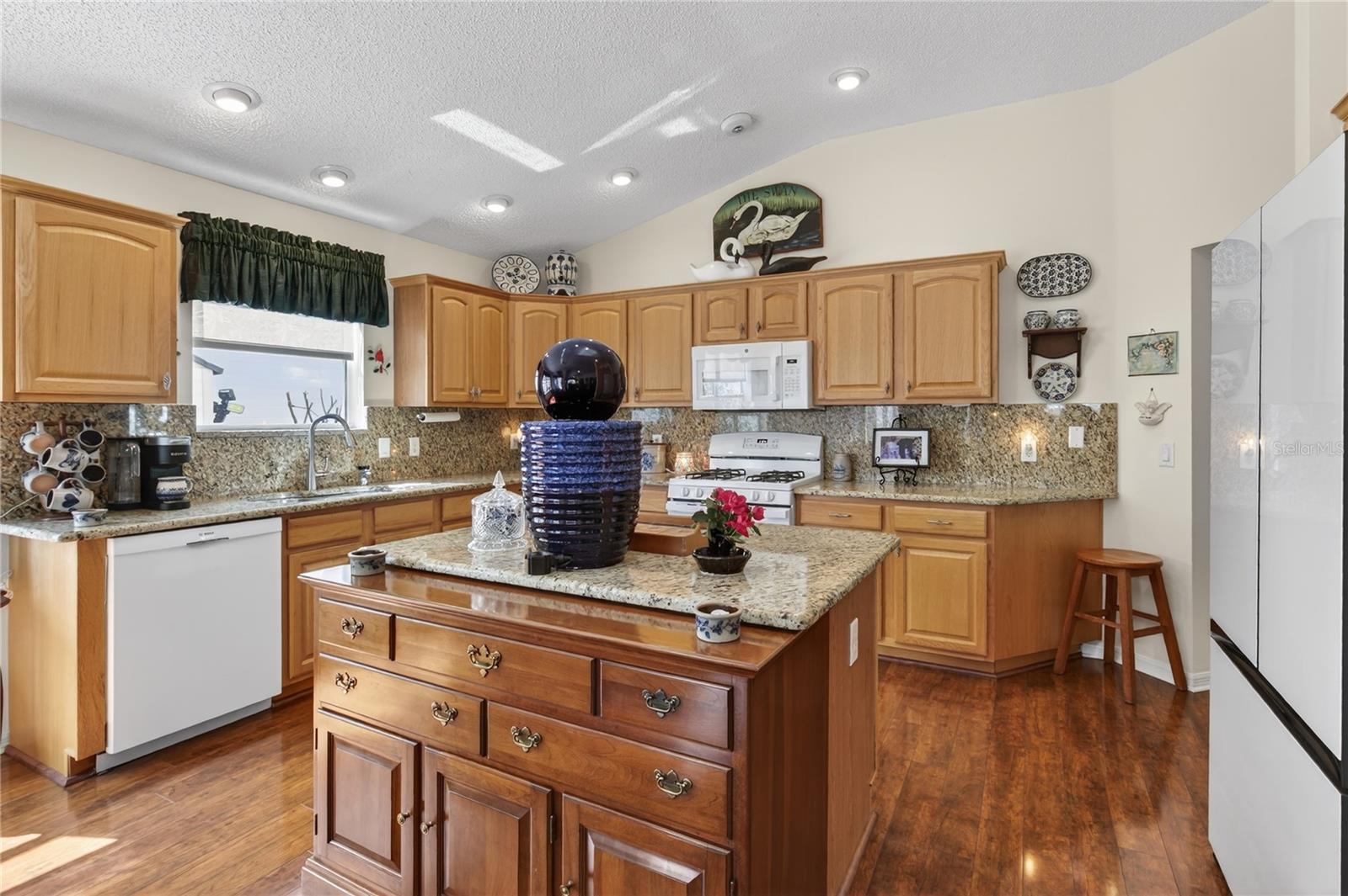 Image 12 of 53 For 1147 Elizabeth Court