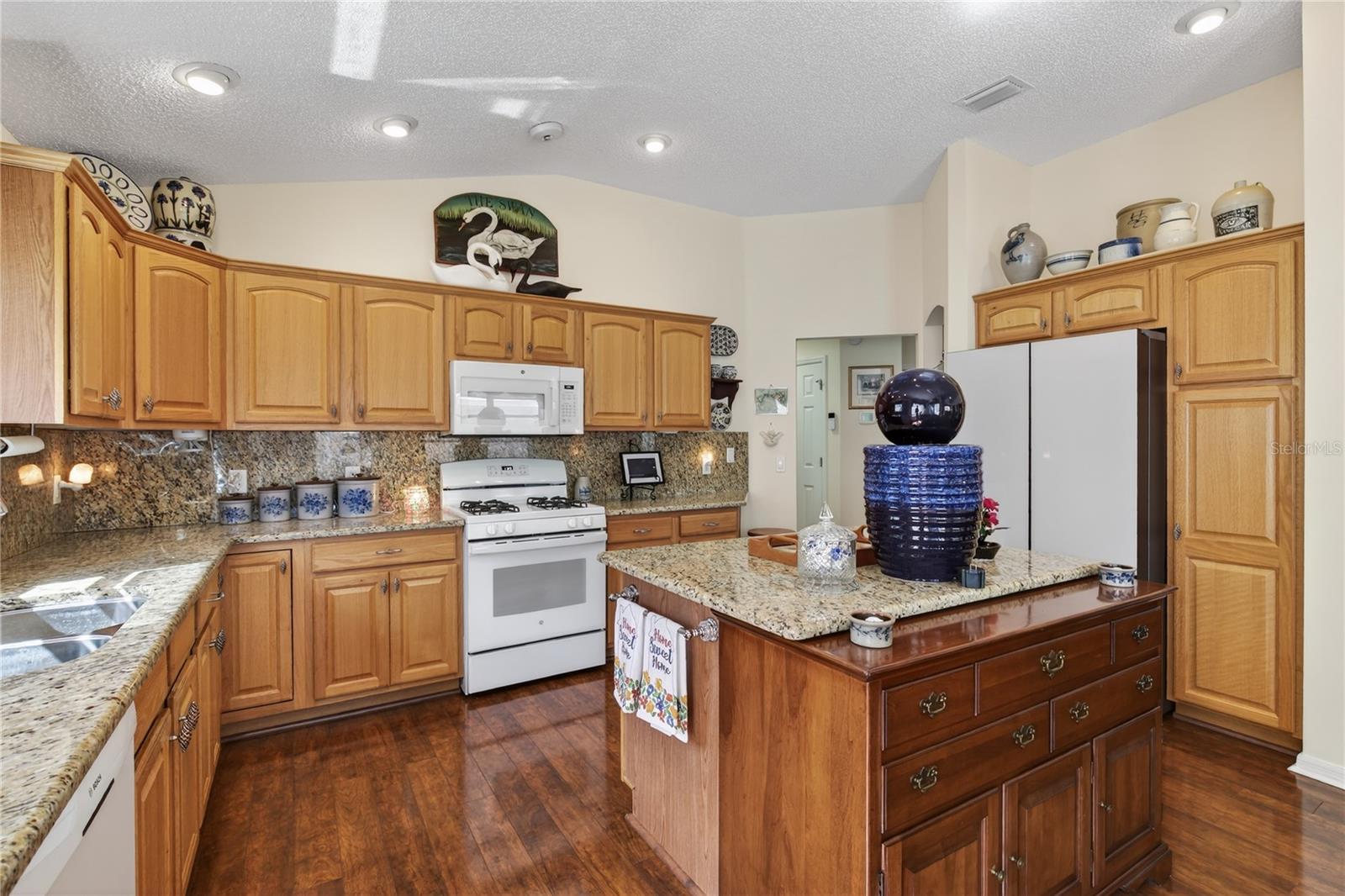 Image 13 of 53 For 1147 Elizabeth Court