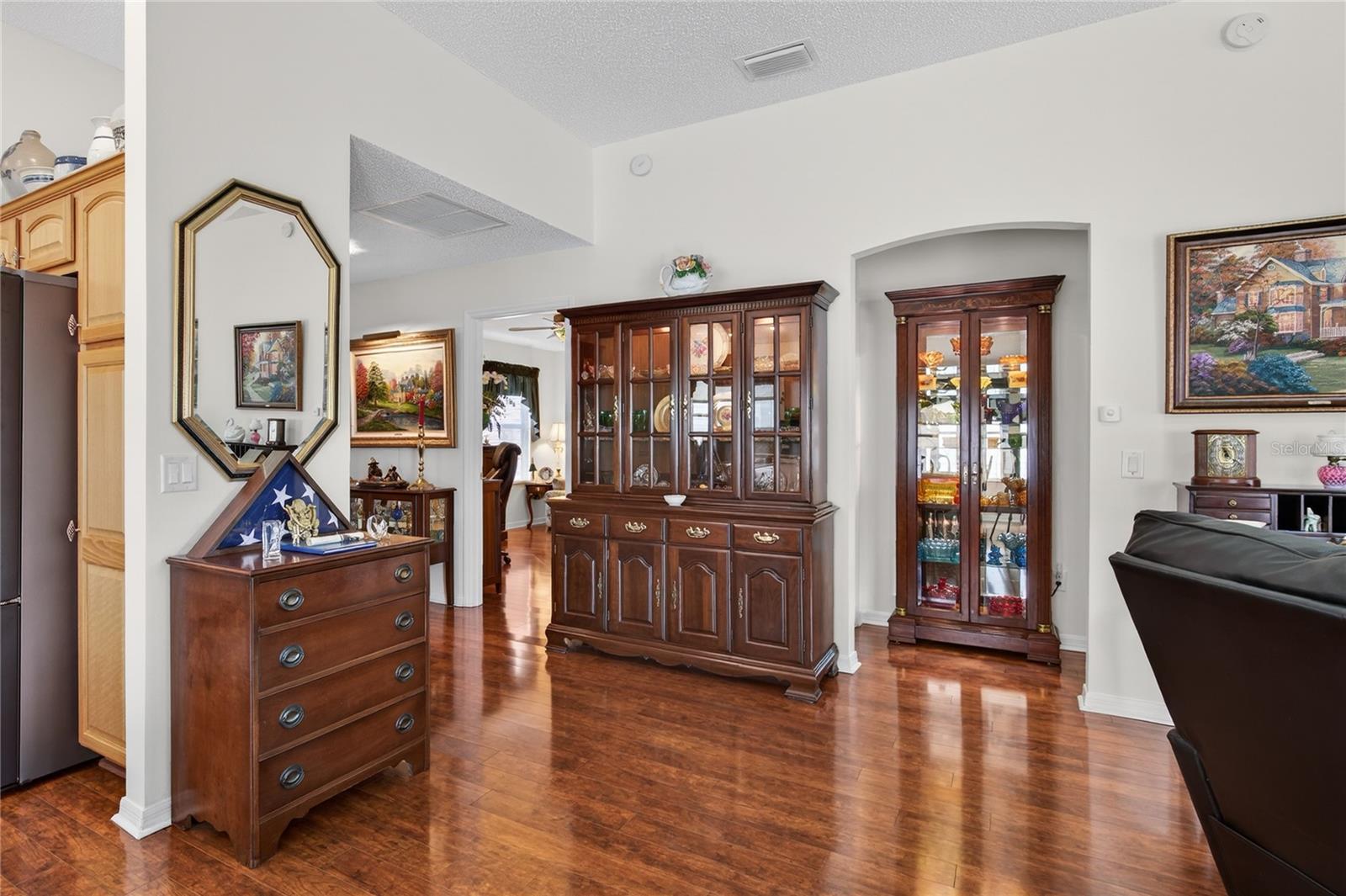 Image 17 of 53 For 1147 Elizabeth Court