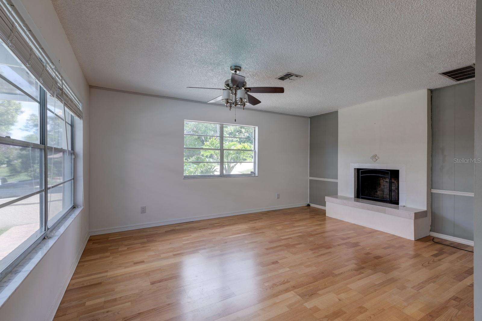 Image 18 of 48 For 1220 Country Club Road