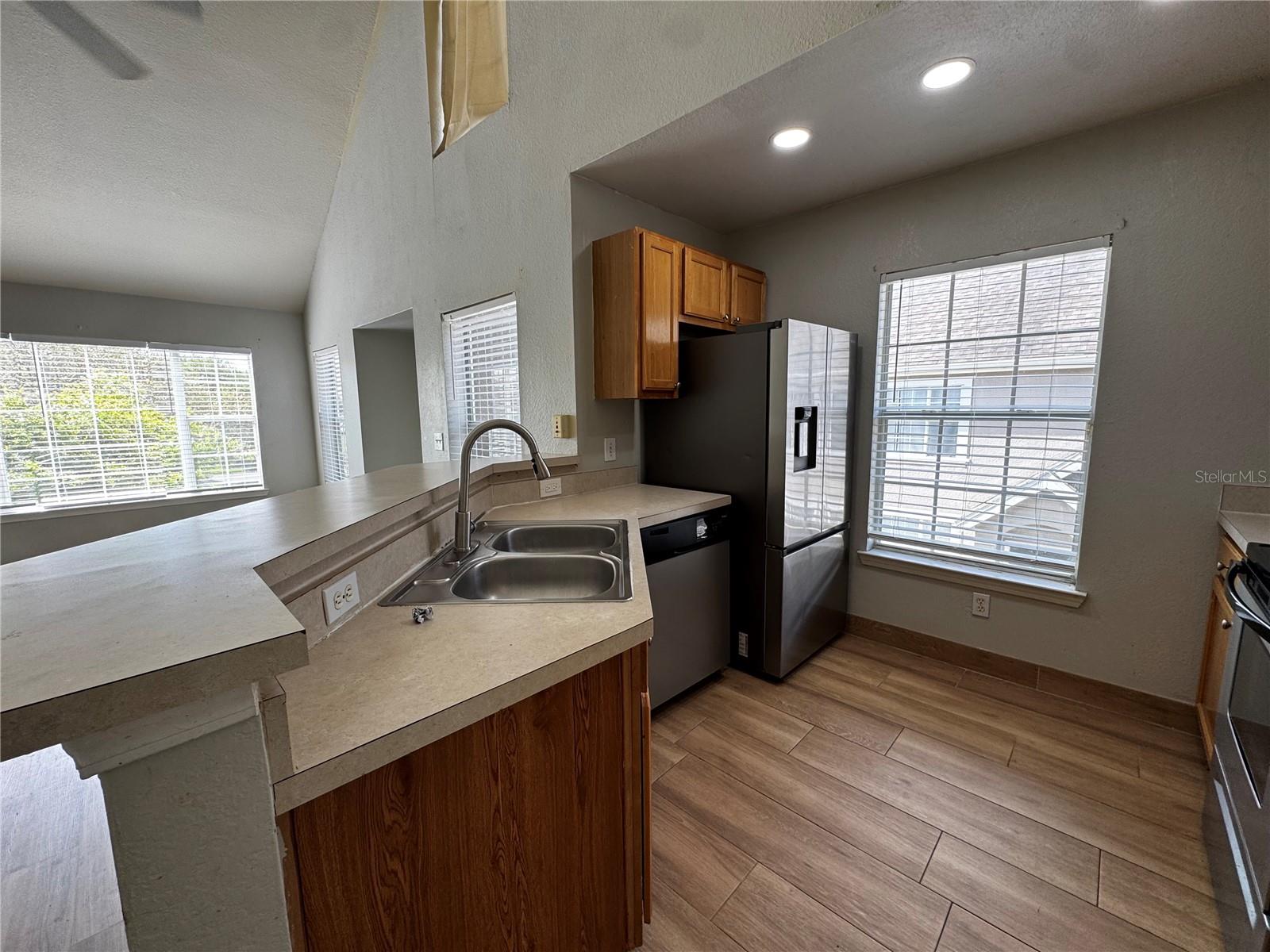 Image 7 of 30 For 9141 Lee Vista Boulevard 307