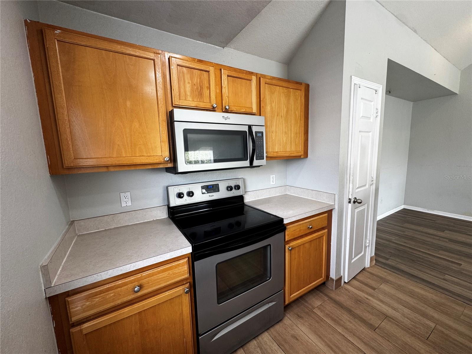 Image 8 of 30 For 9141 Lee Vista Boulevard 307