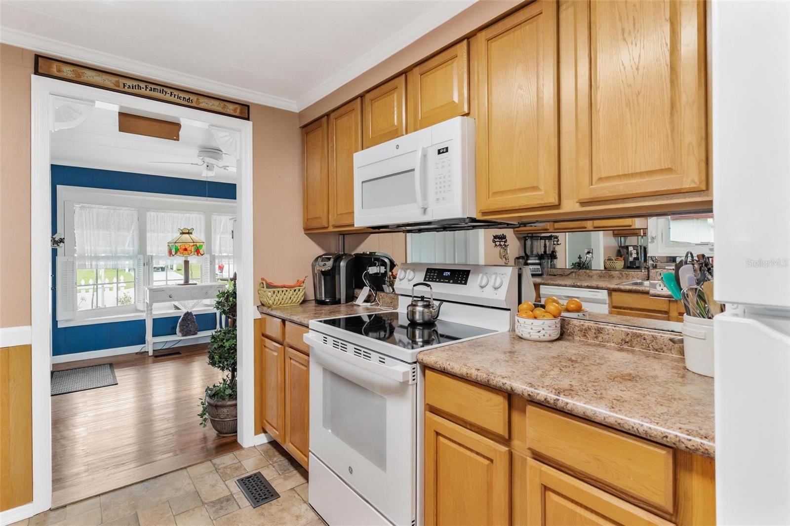 Image 13 of 47 For 2470 Karen Drive