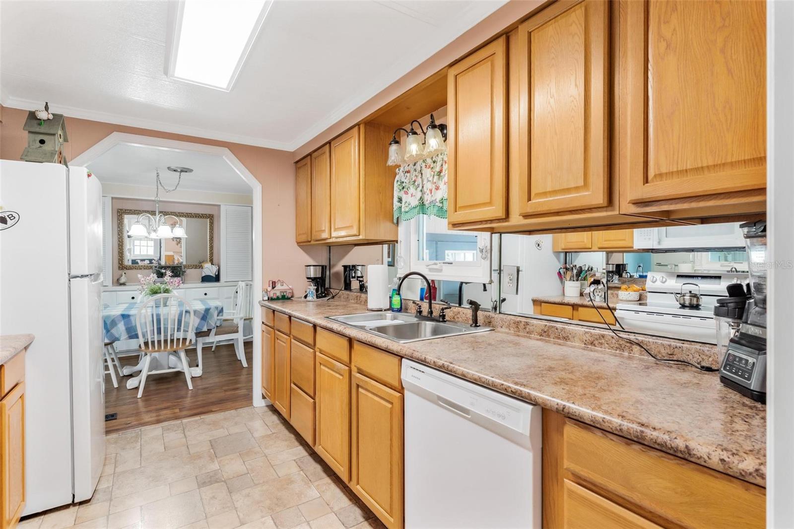 Image 15 of 47 For 2470 Karen Drive