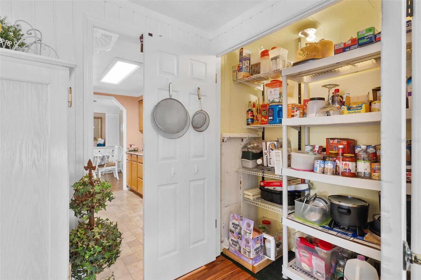 Image 16 of 47 For 2470 Karen Drive