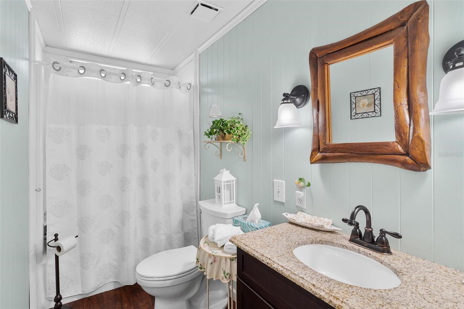 Image 22 of 47 For 2470 Karen Drive