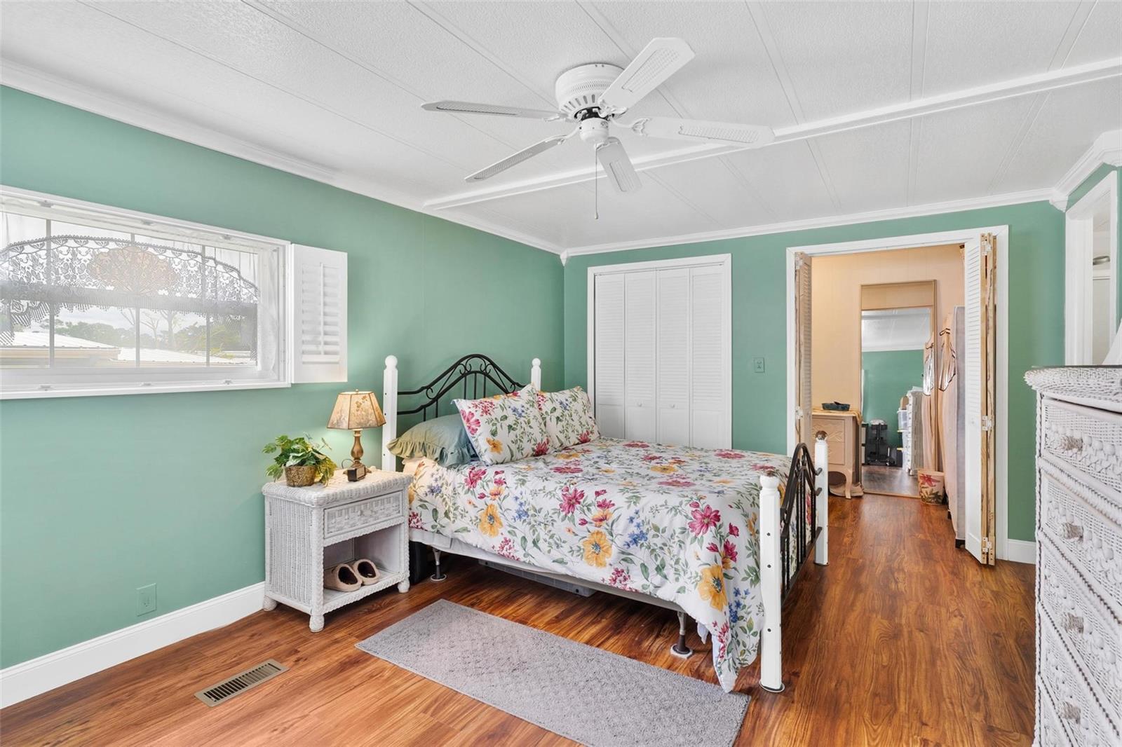 Image 24 of 47 For 2470 Karen Drive