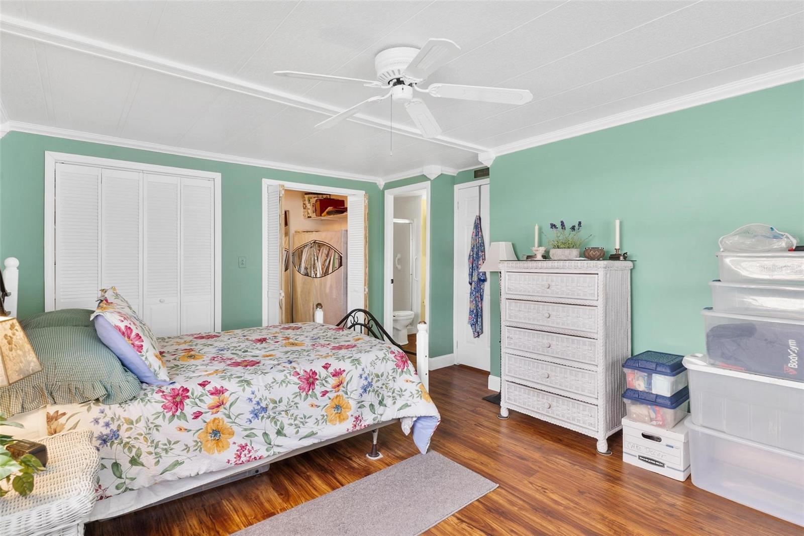 Image 25 of 47 For 2470 Karen Drive