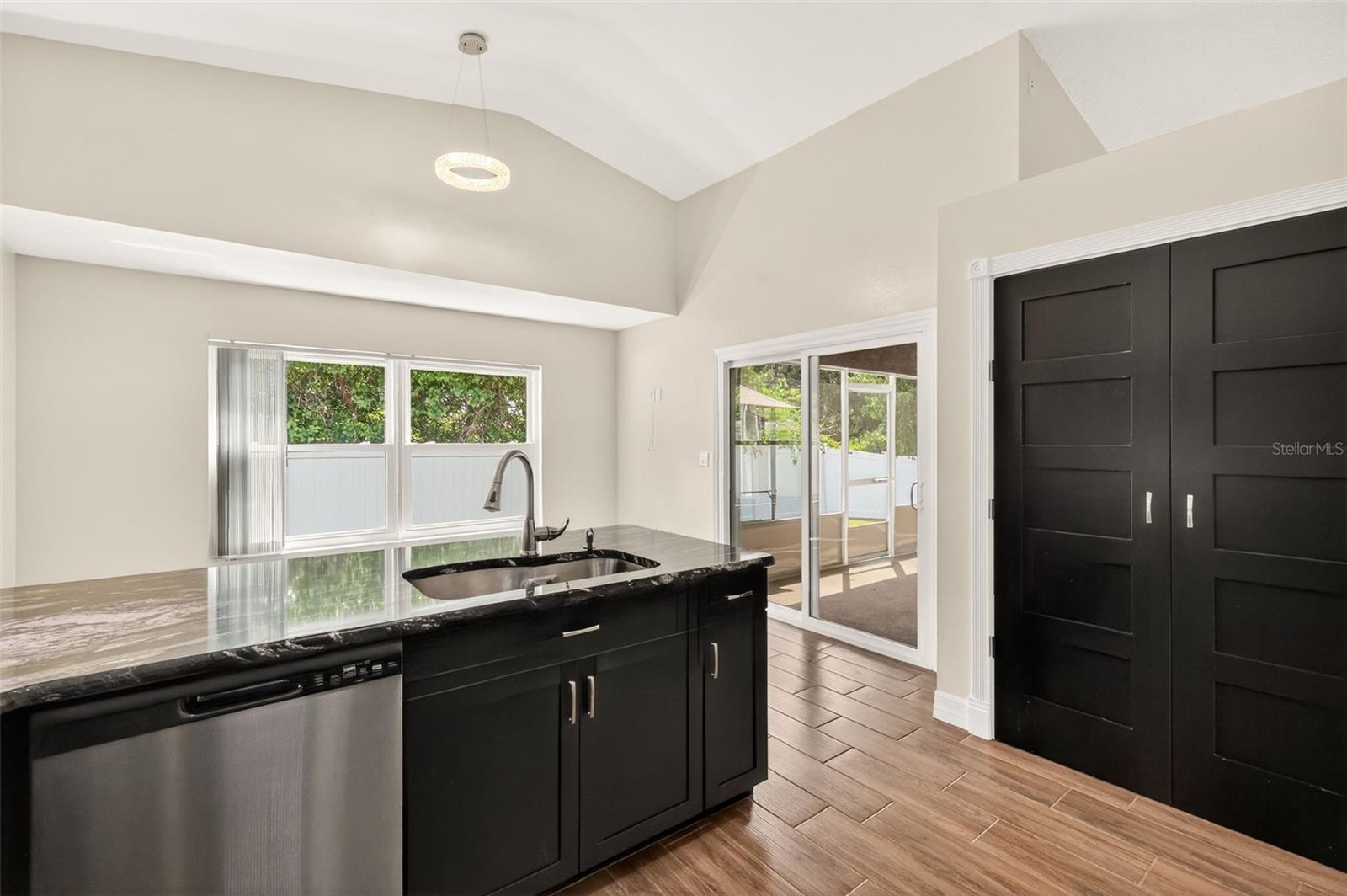 Image 11 of 33 For 11637 Lake Drive