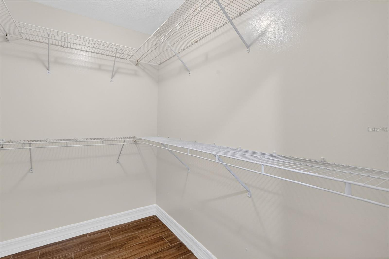 Image 16 of 33 For 11637 Lake Drive