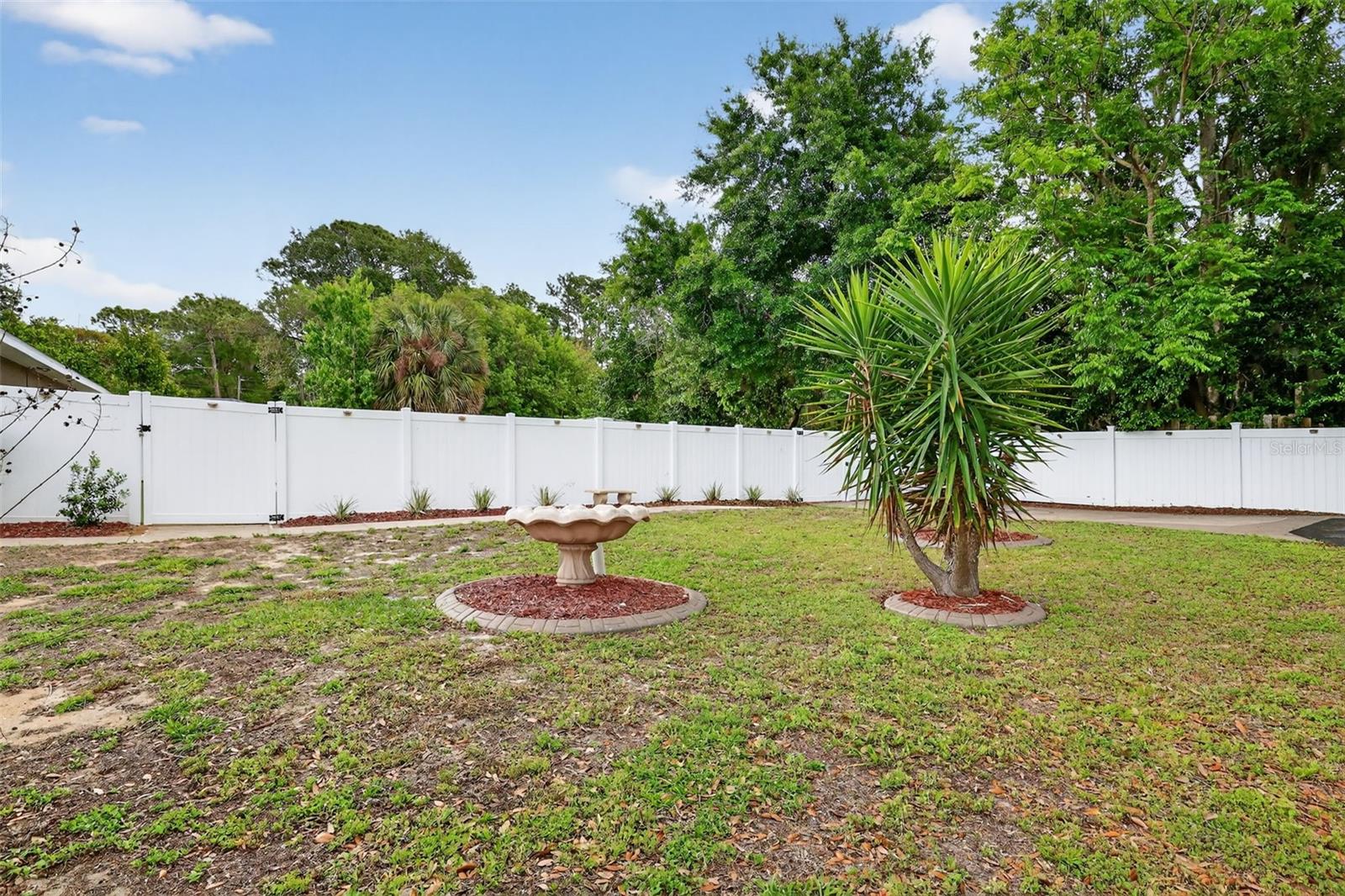 Image 29 of 33 For 11637 Lake Drive