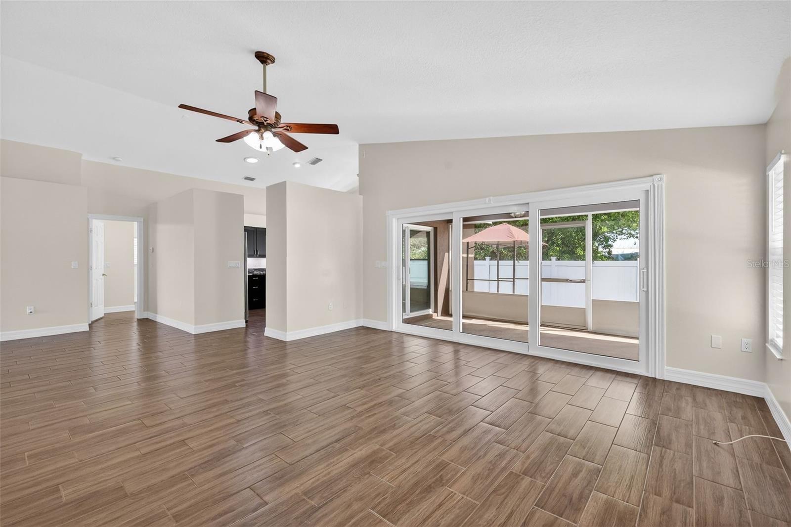 Image 6 of 33 For 11637 Lake Drive