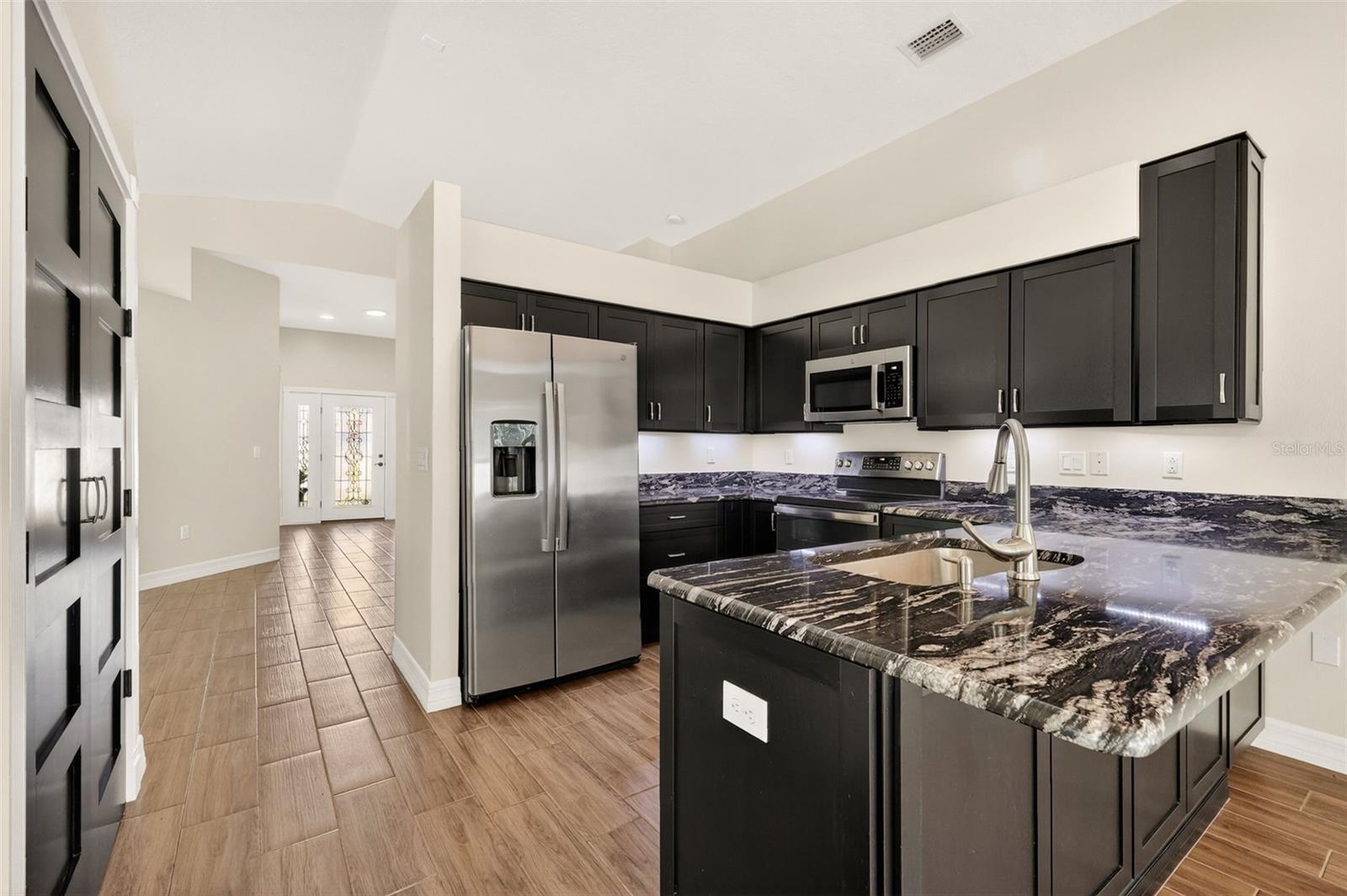 Image 9 of 33 For 11637 Lake Drive