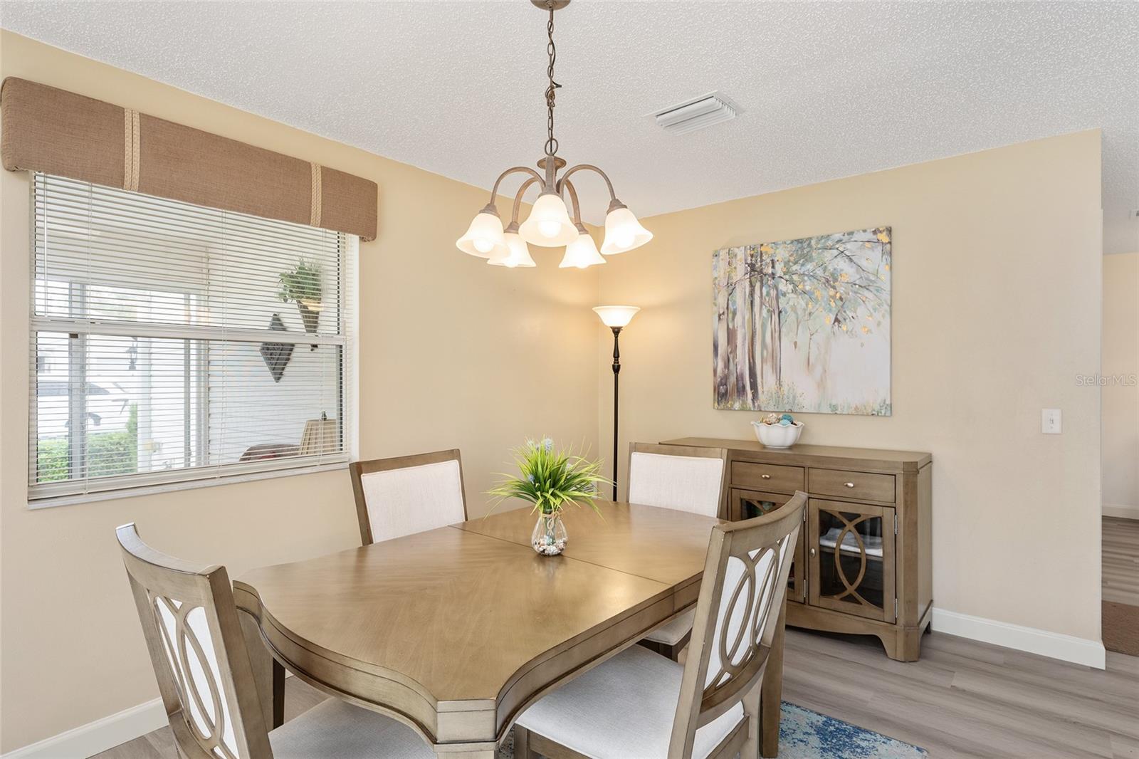 Image 10 of 44 For 1017 Pinewood Place