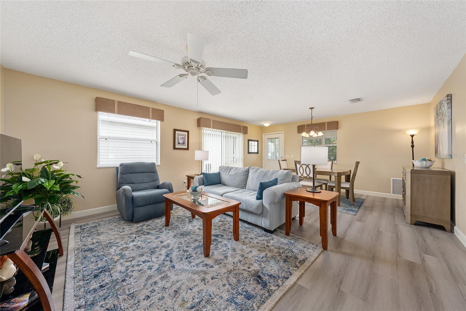 Image 14 of 44 For 1017 Pinewood Place