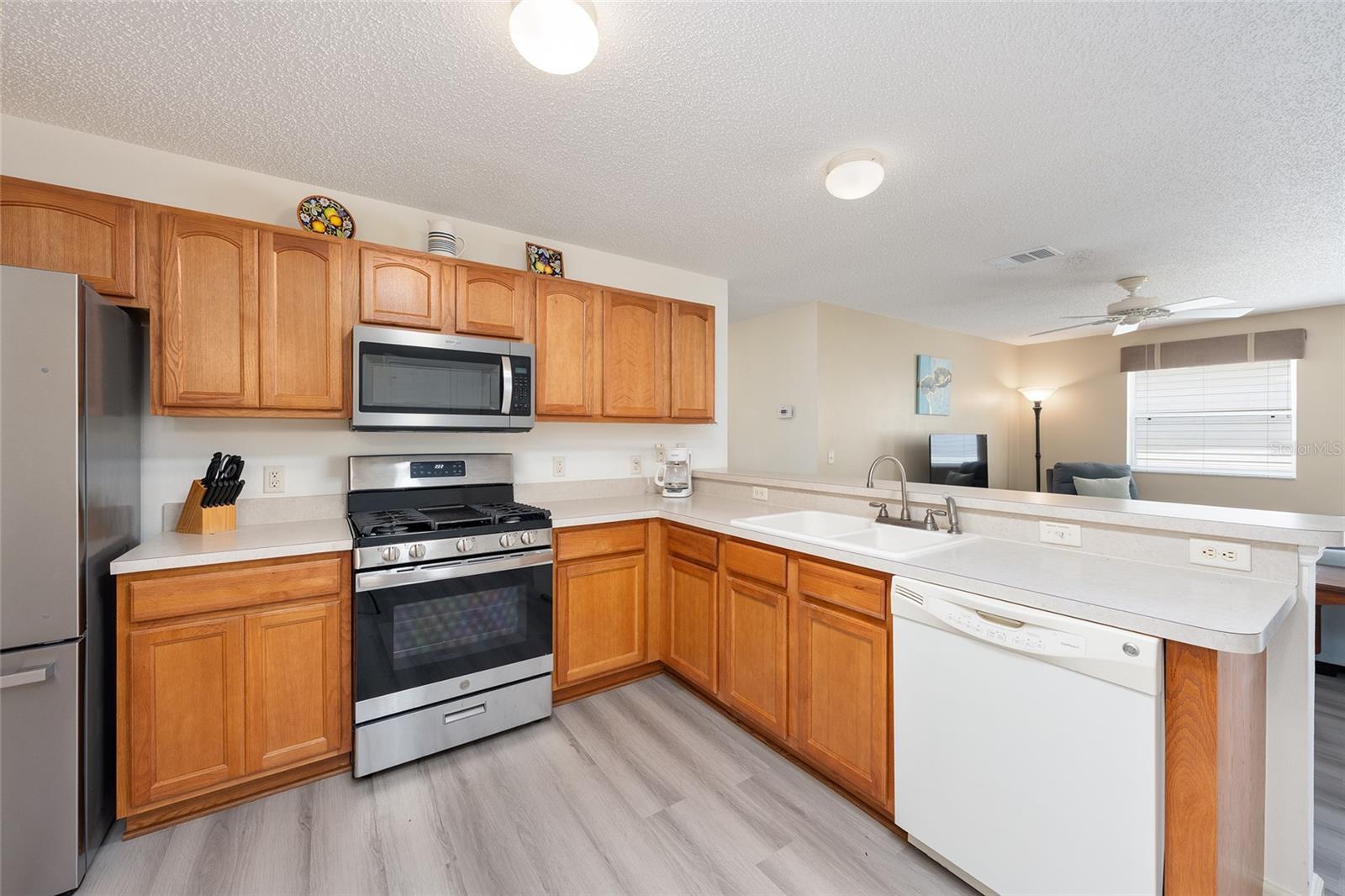 Image 17 of 44 For 1017 Pinewood Place