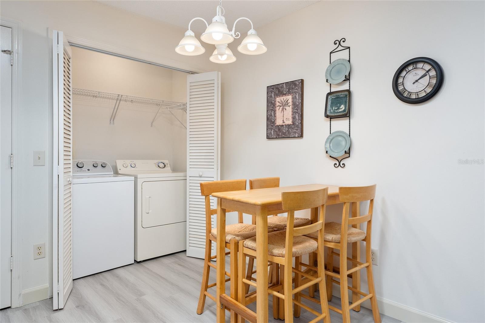 Image 18 of 44 For 1017 Pinewood Place