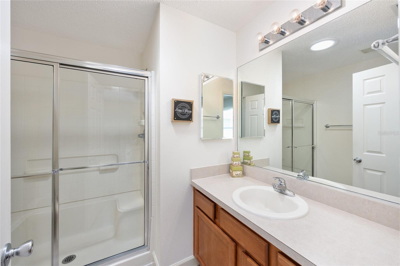 Image 25 of 44 For 1017 Pinewood Place