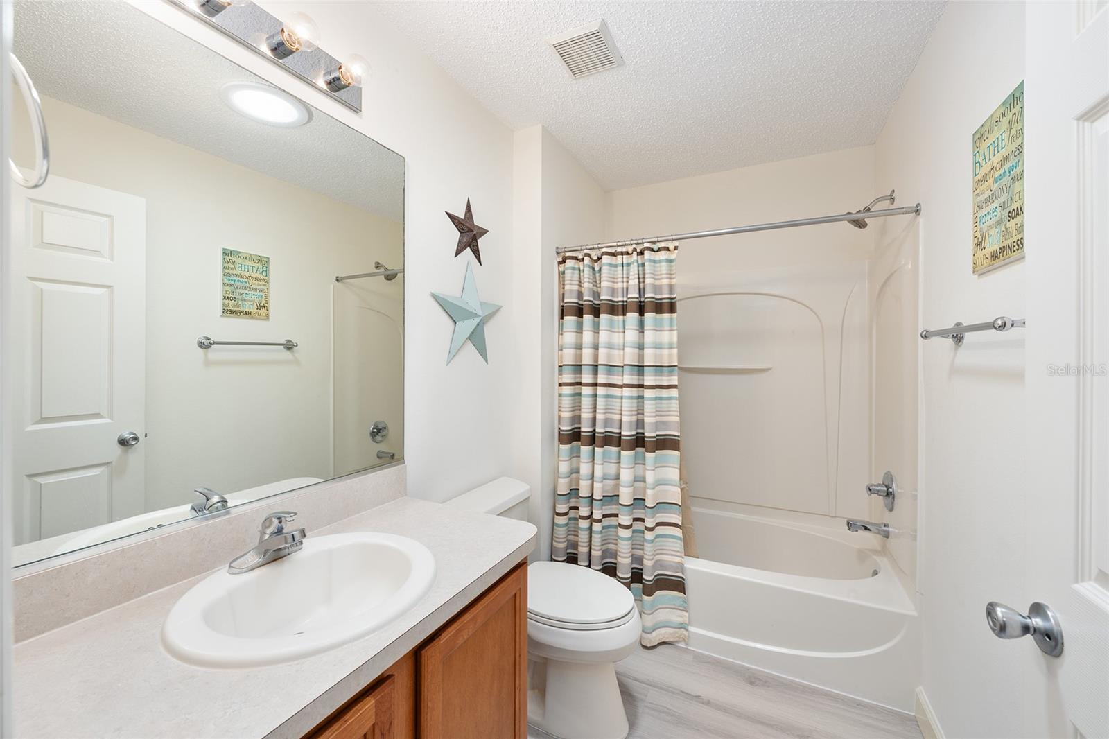 Image 30 of 44 For 1017 Pinewood Place