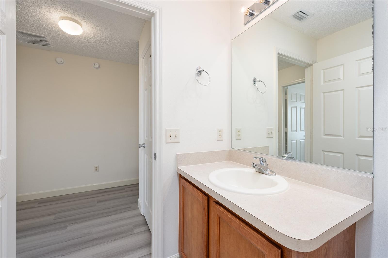 Image 31 of 44 For 1017 Pinewood Place