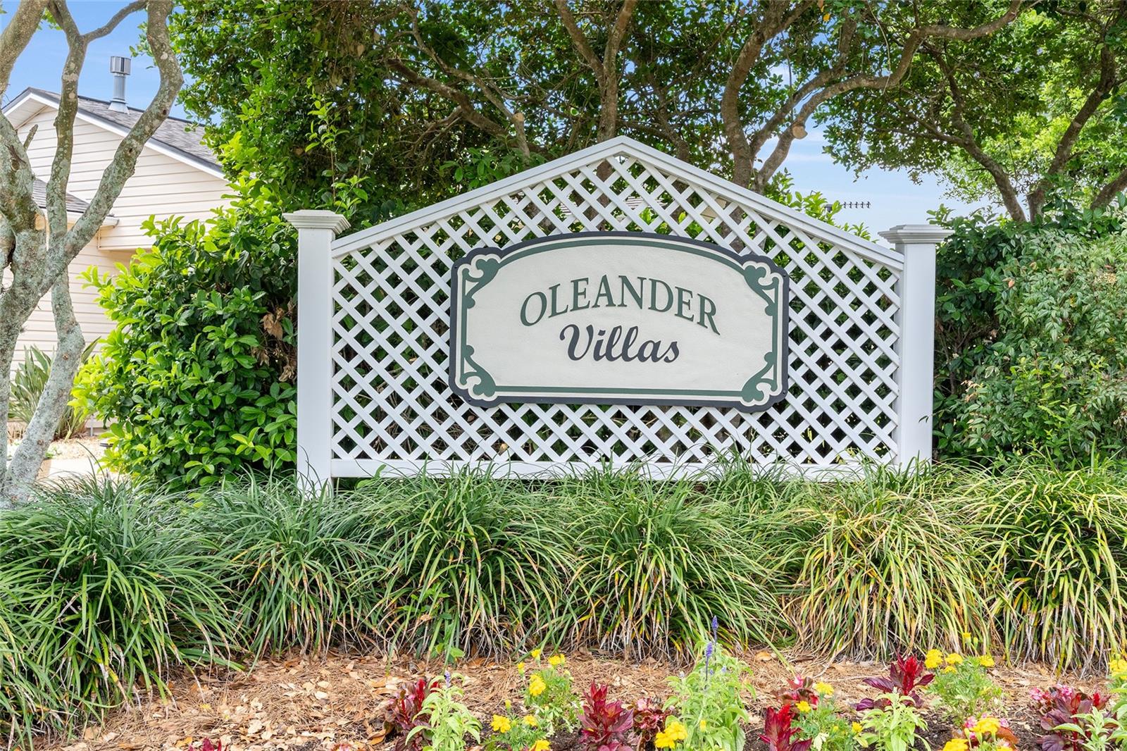 Image 4 of 44 For 1017 Pinewood Place