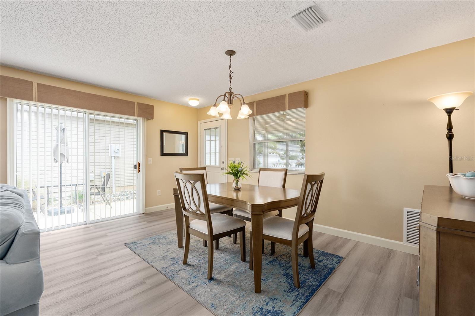 Image 9 of 44 For 1017 Pinewood Place