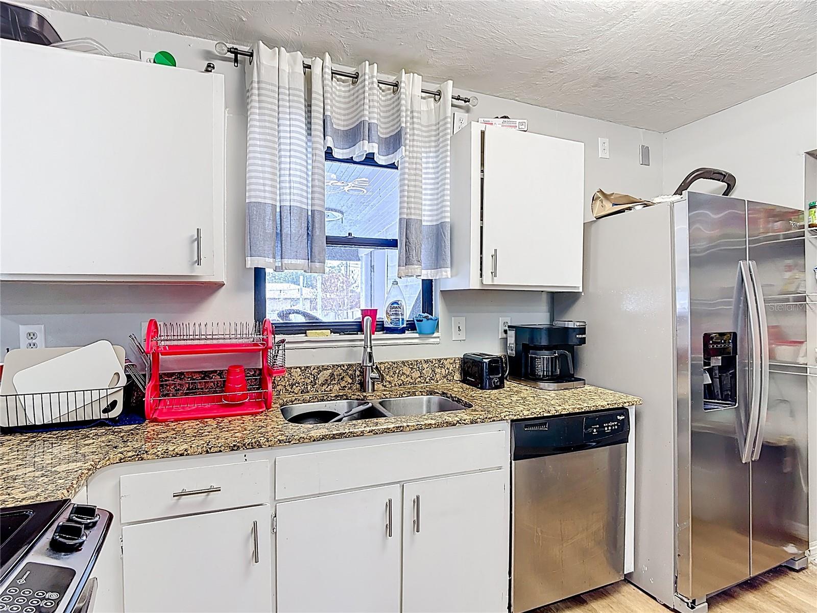 Image 10 of 42 For 106 California Avenue