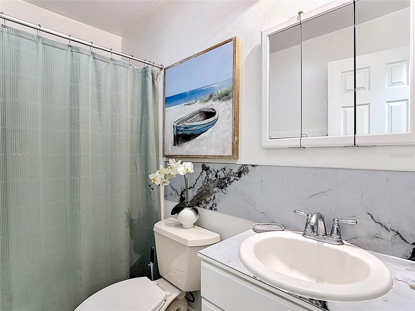 Image 14 of 42 For 106 California Avenue