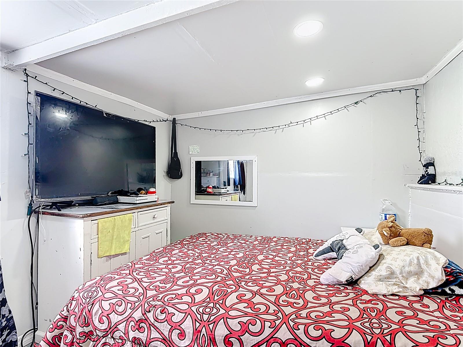 Image 15 of 42 For 106 California Avenue