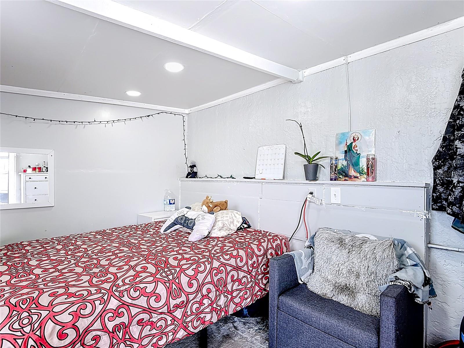 Image 16 of 42 For 106 California Avenue