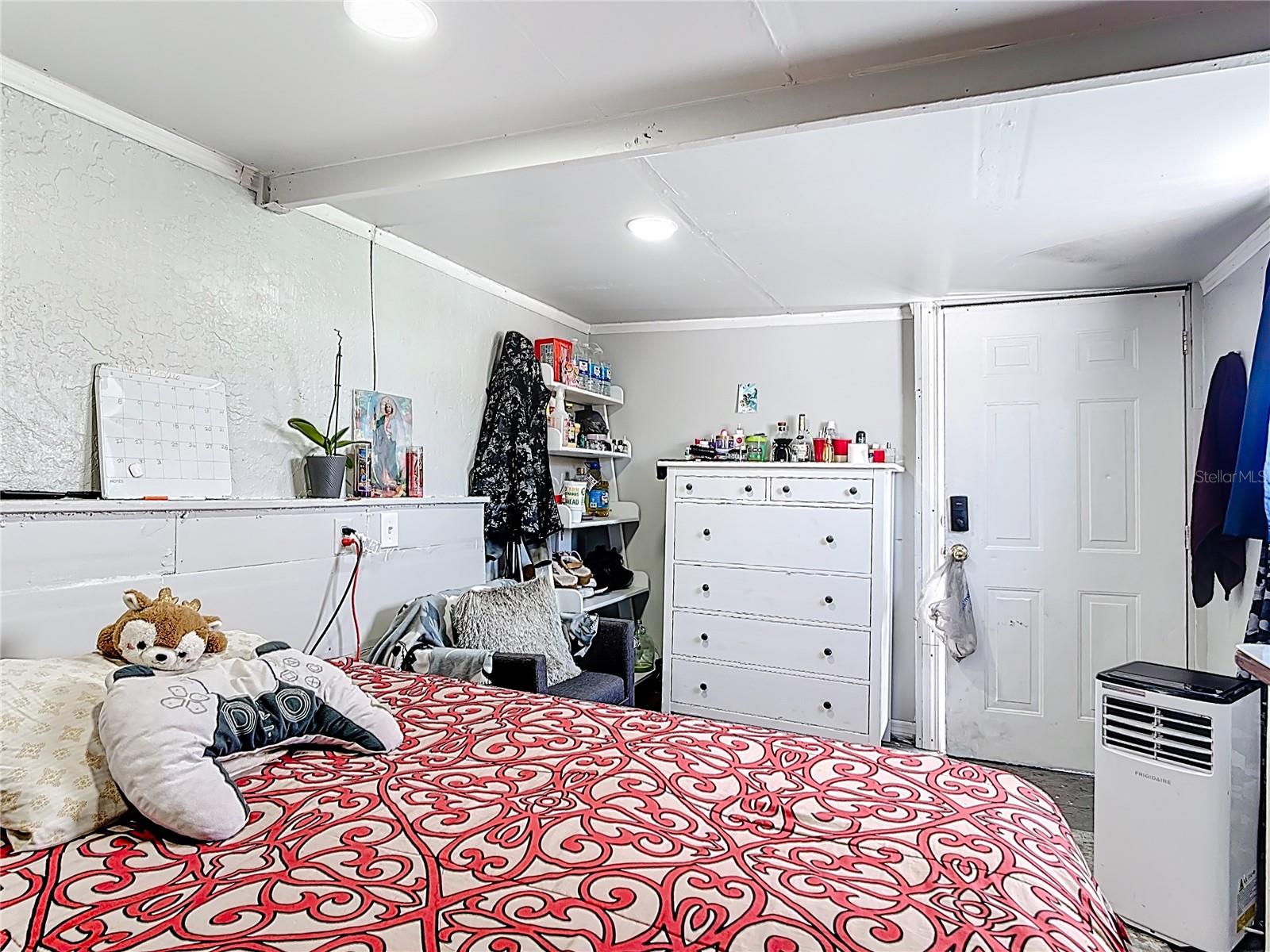 Image 17 of 42 For 106 California Avenue