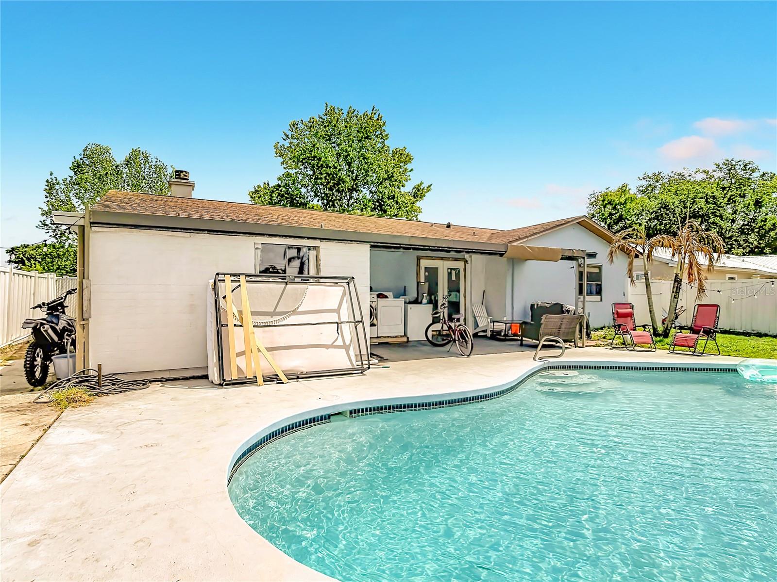 Image 21 of 42 For 106 California Avenue