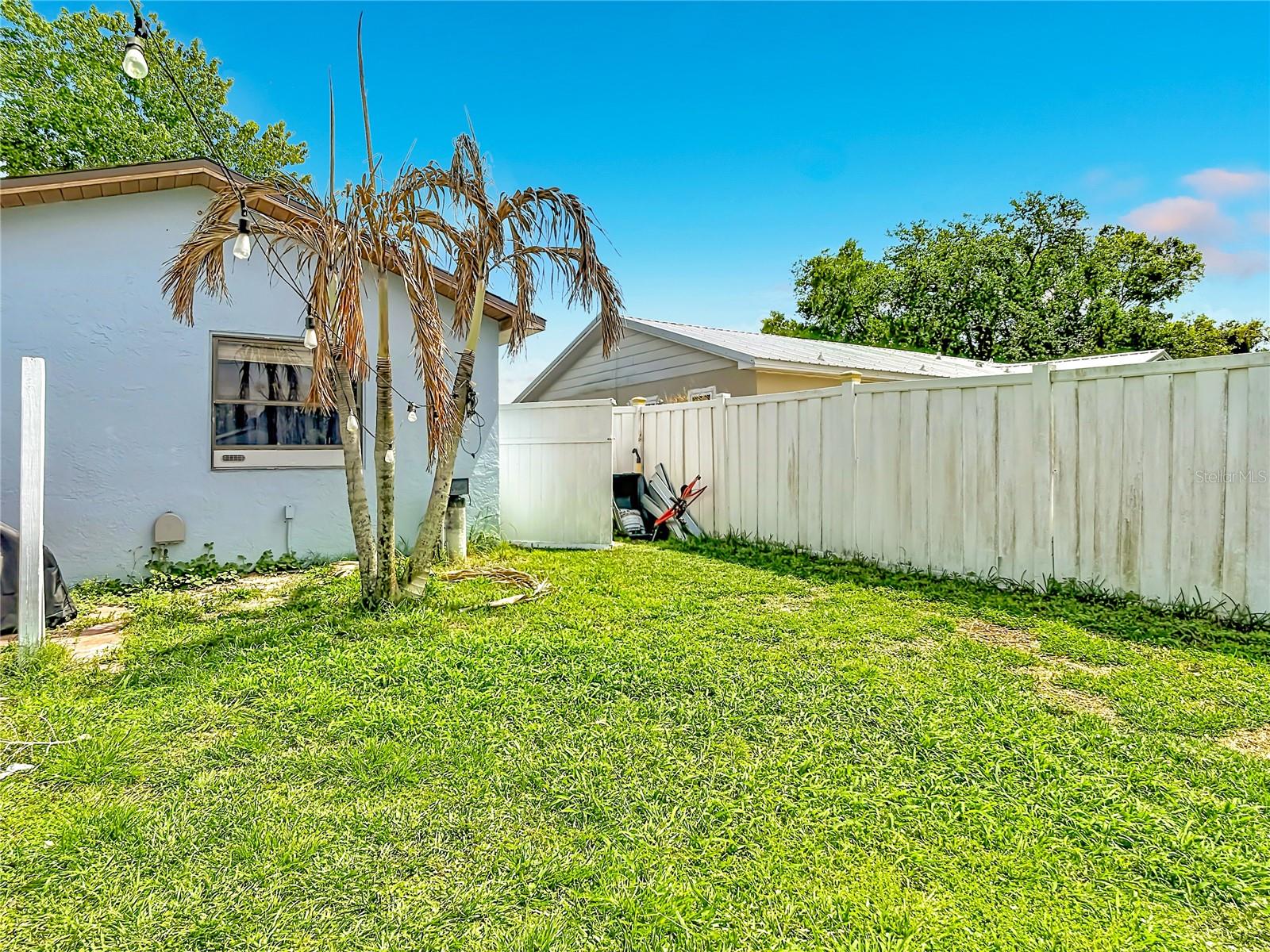 Image 23 of 42 For 106 California Avenue