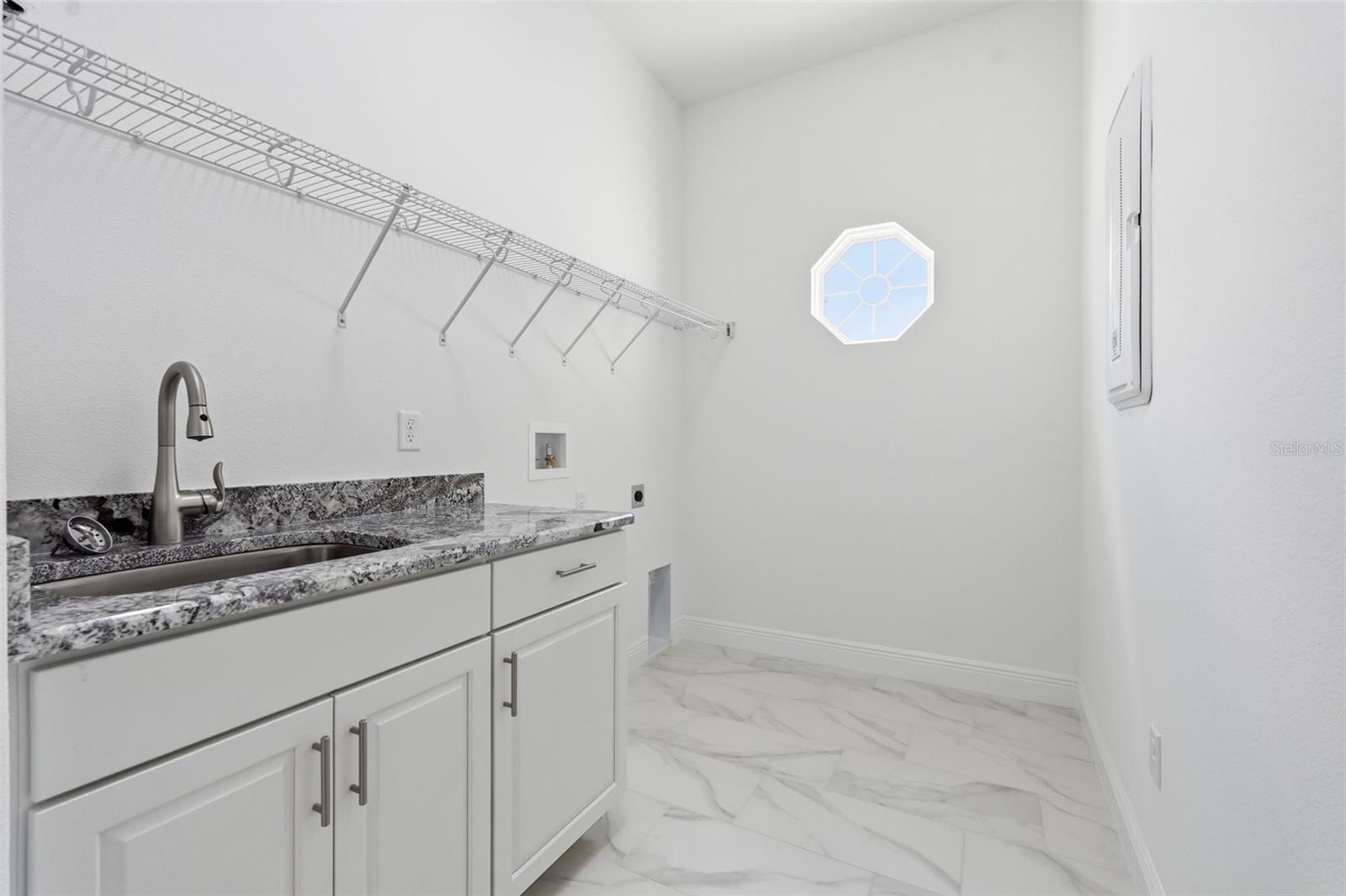 Image 29 of 66 For 421 Chase Street