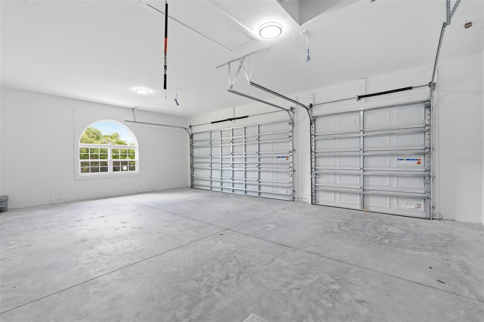 Image 32 of 66 For 421 Chase Street