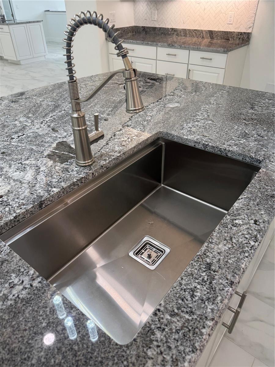 Image 54 of 66 For 421 Chase Street