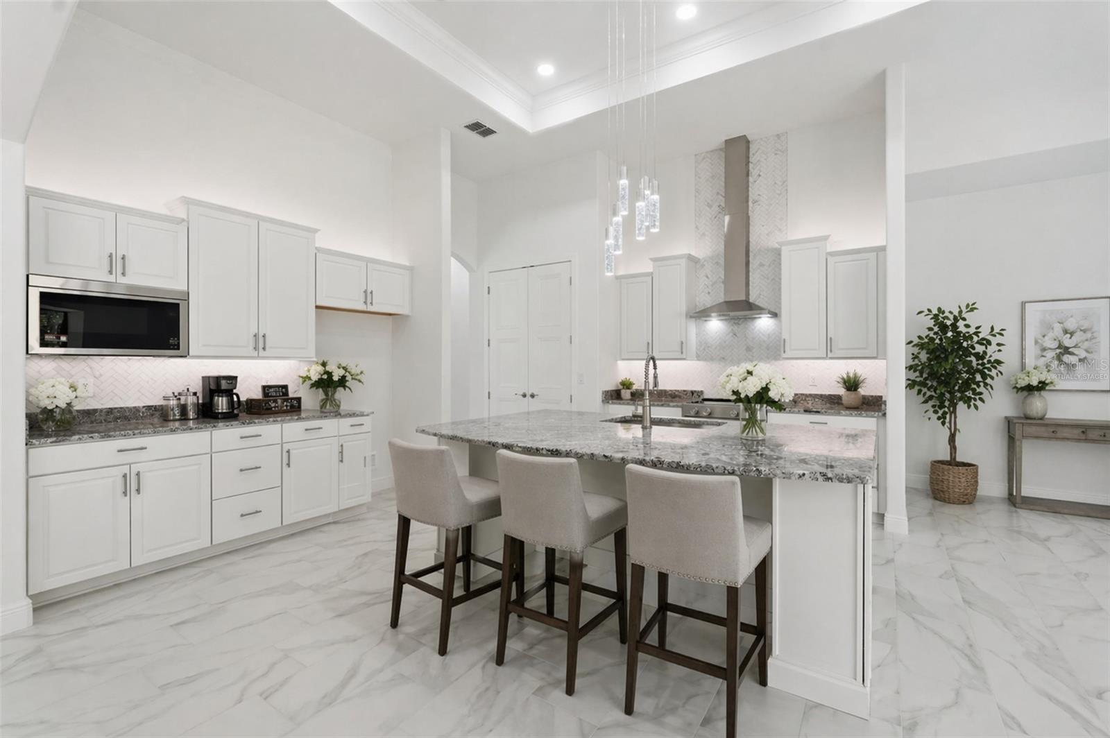 Image 6 of 66 For 421 Chase Street