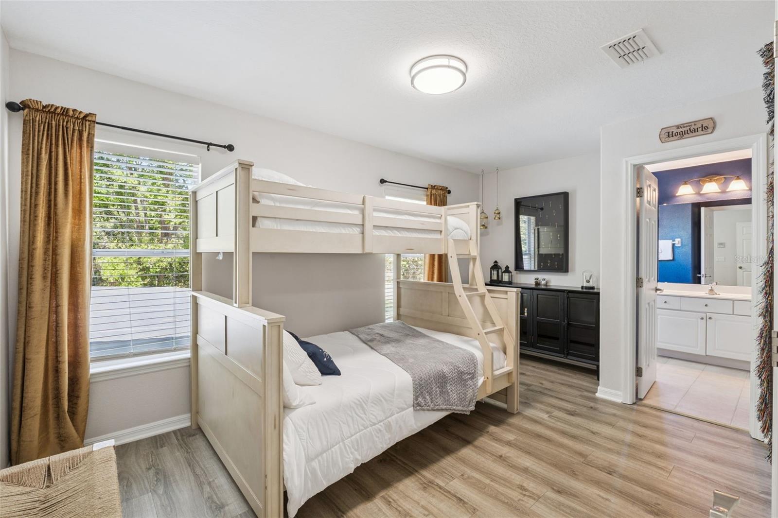 Image 34 of 61 For 110 Orange Cosmos Boulevard