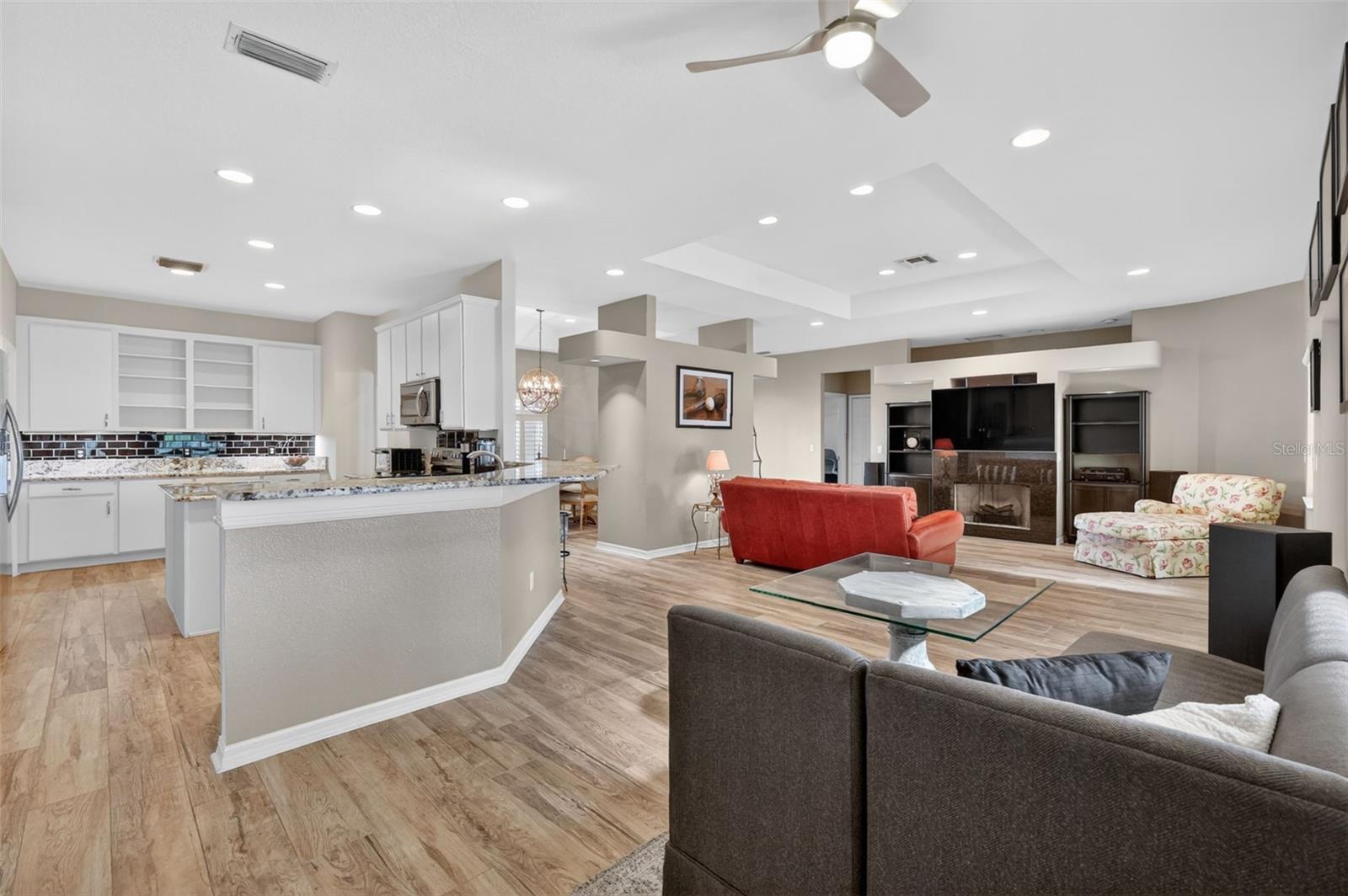 Image 10 of 53 For 1880 Edgewater Drive