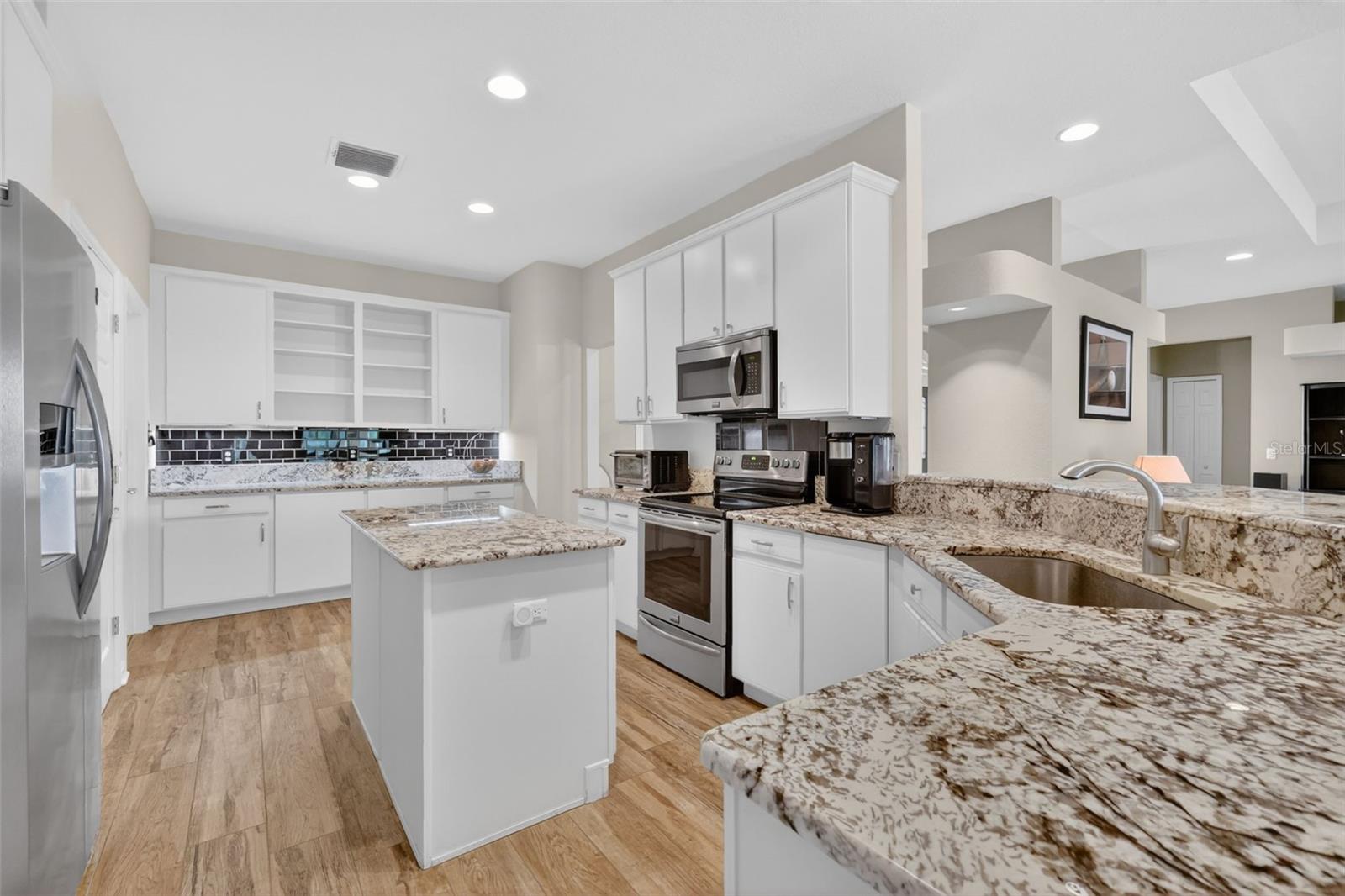 Image 14 of 53 For 1880 Edgewater Drive