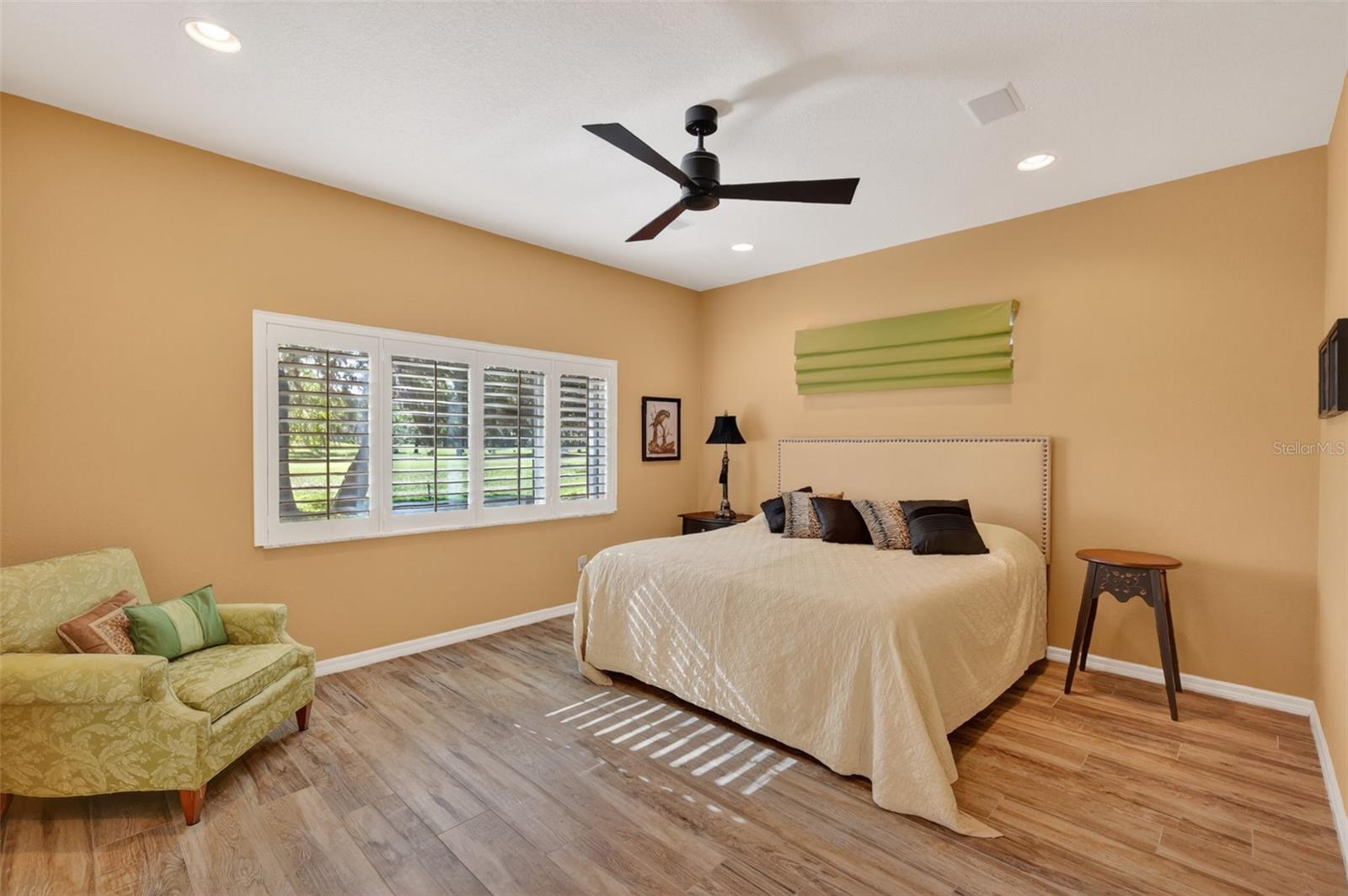 Image 17 of 53 For 1880 Edgewater Drive