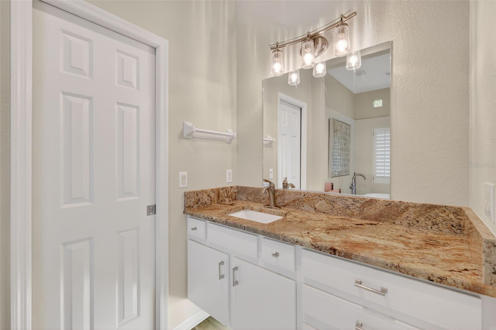 Image 20 of 53 For 1880 Edgewater Drive