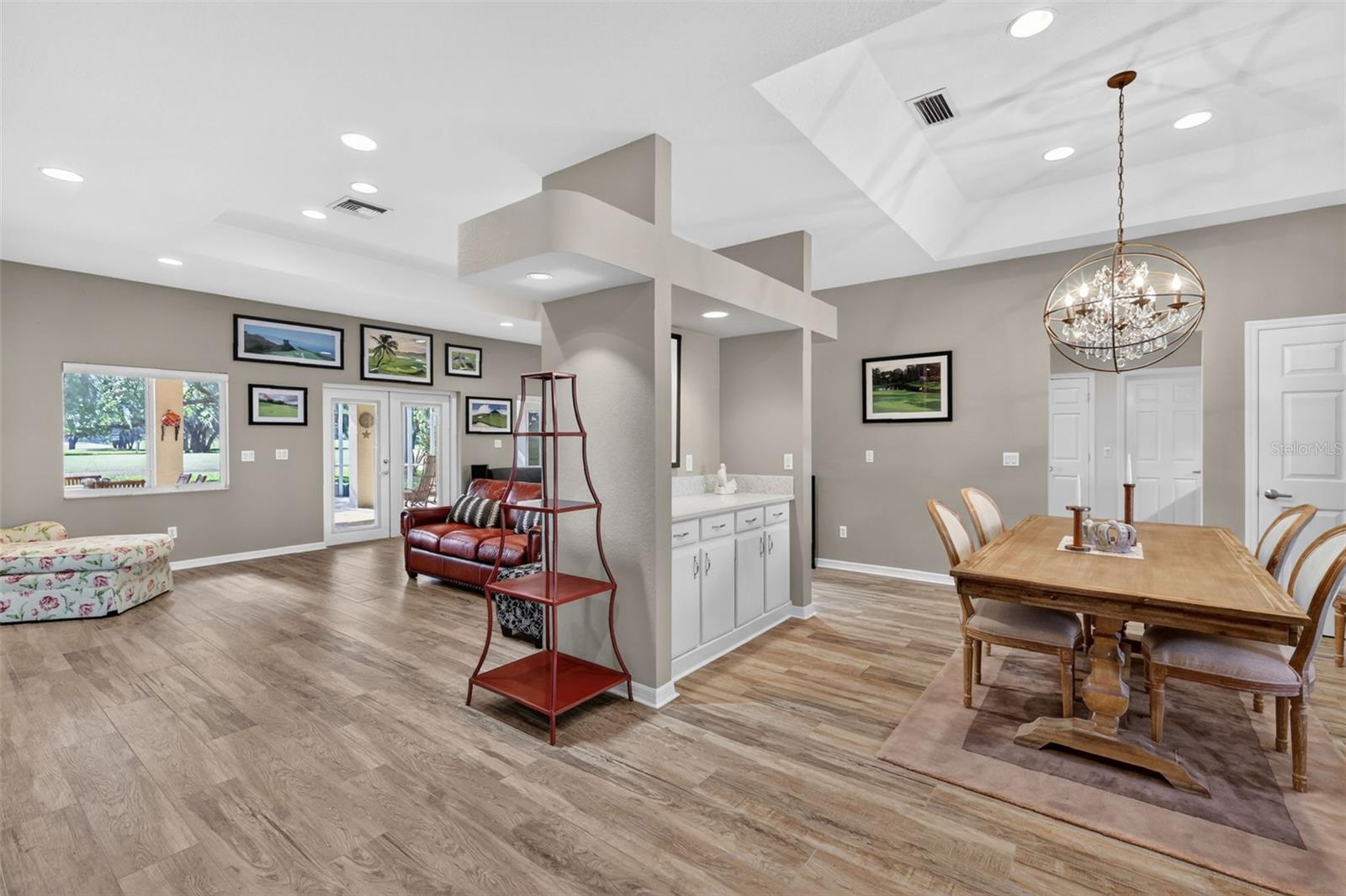 Image 7 of 53 For 1880 Edgewater Drive