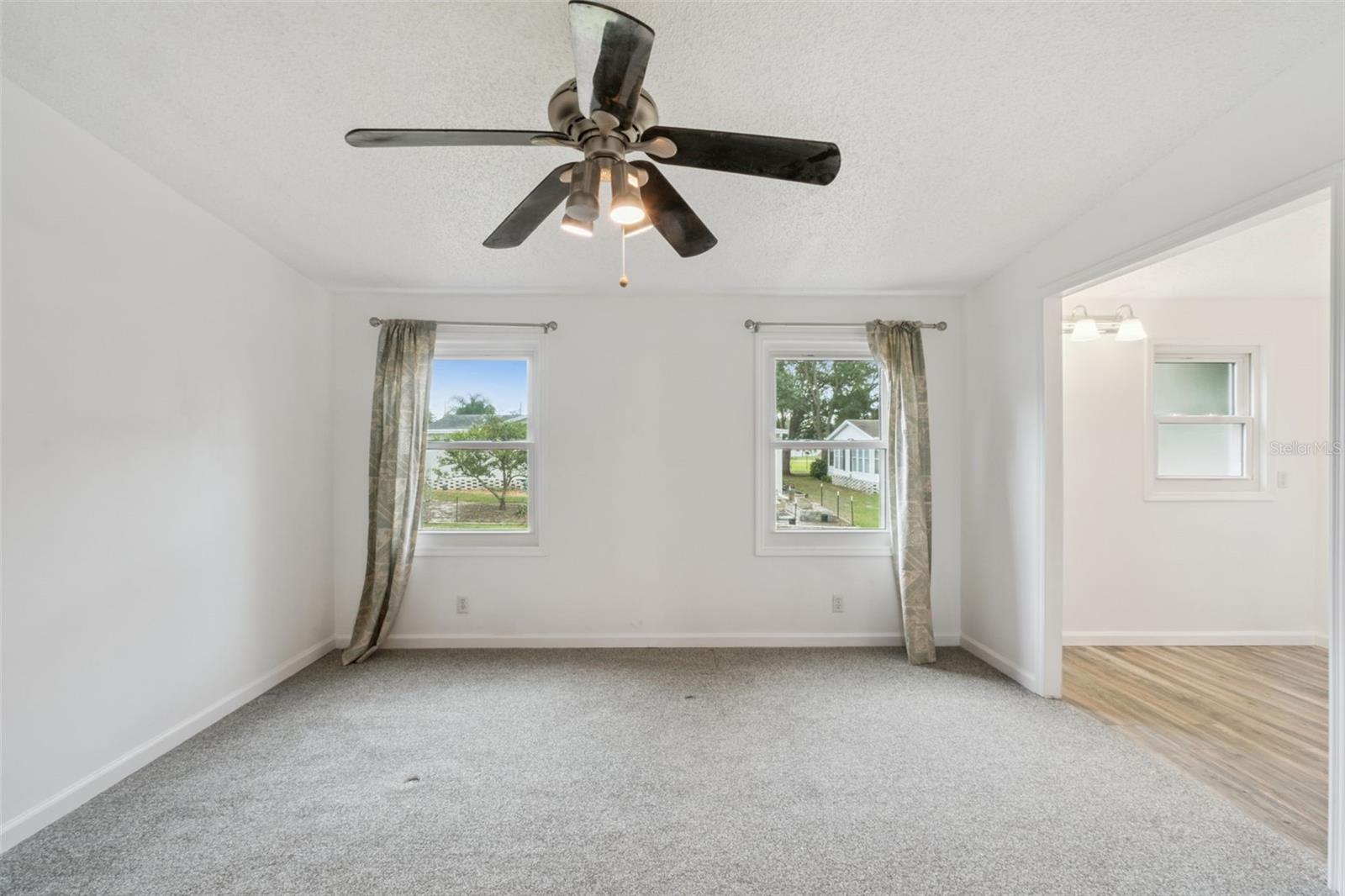 Image 10 of 21 For 42 Maplehurst Avenue