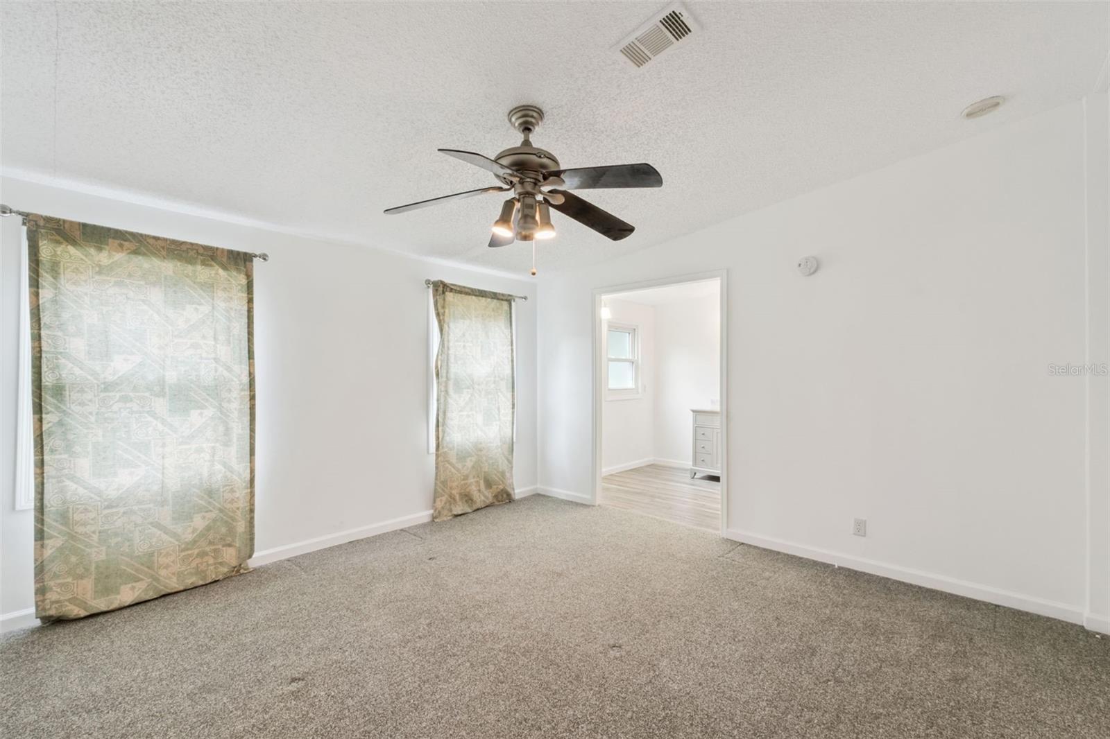 Image 11 of 21 For 42 Maplehurst Avenue